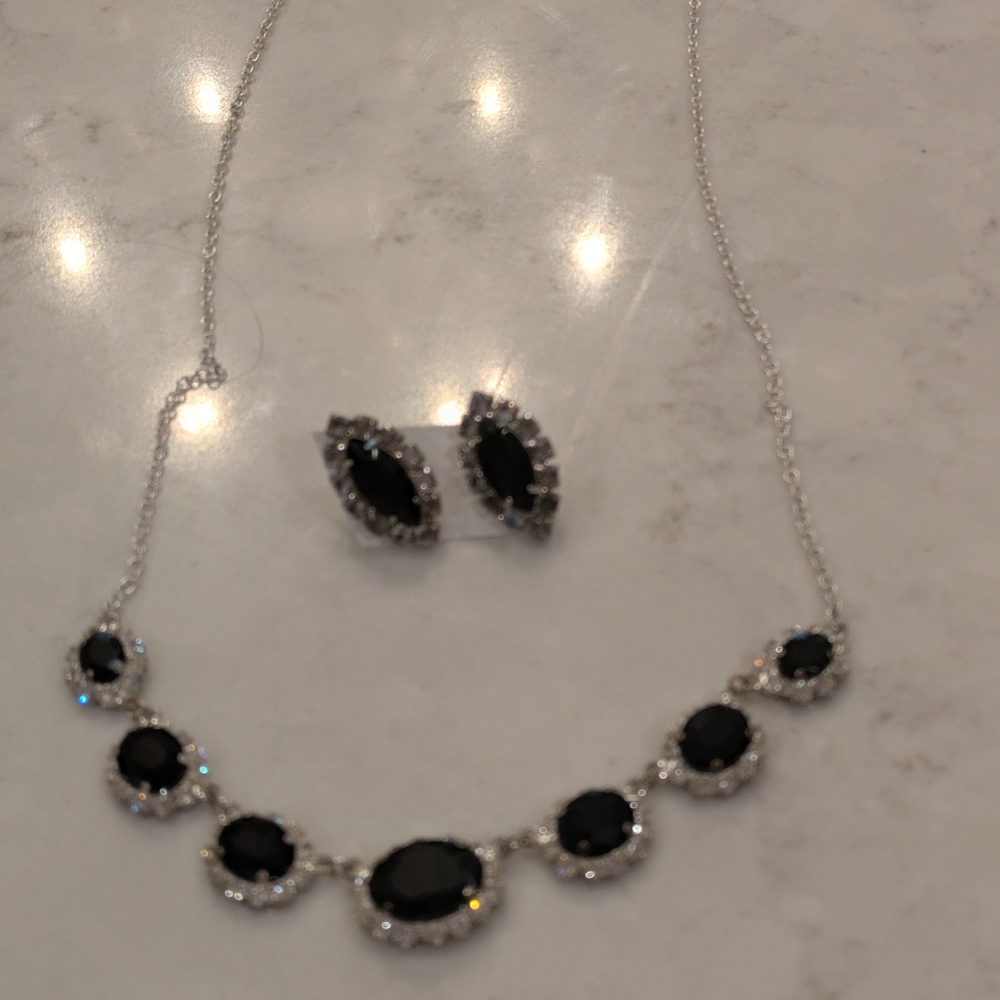 Vintage.2007s Black Monet And Silver Necklace W/Earrings Set